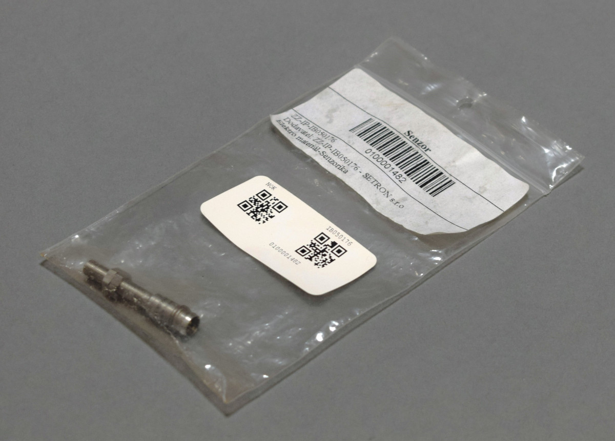 IB050176 New without box