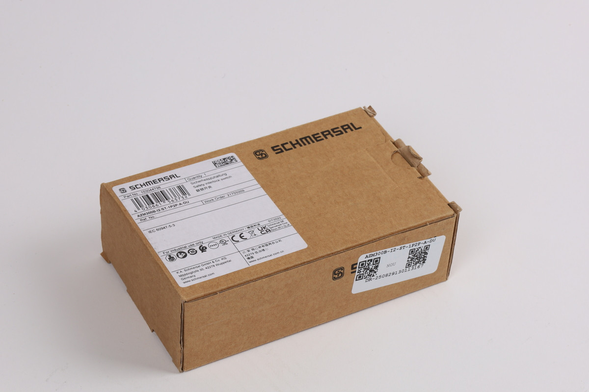 AZM300B-I2-ST-1P2P-A-DU New in sealed package