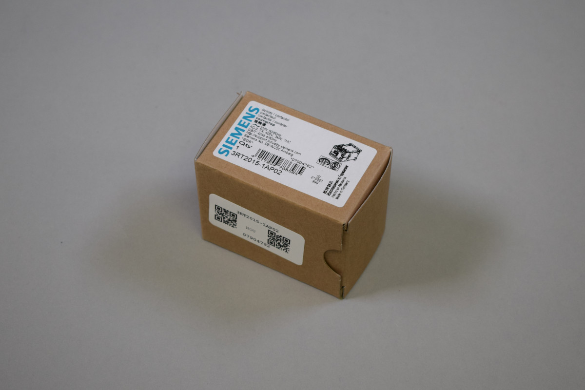 3RT2015-1AP02 New in sealed package