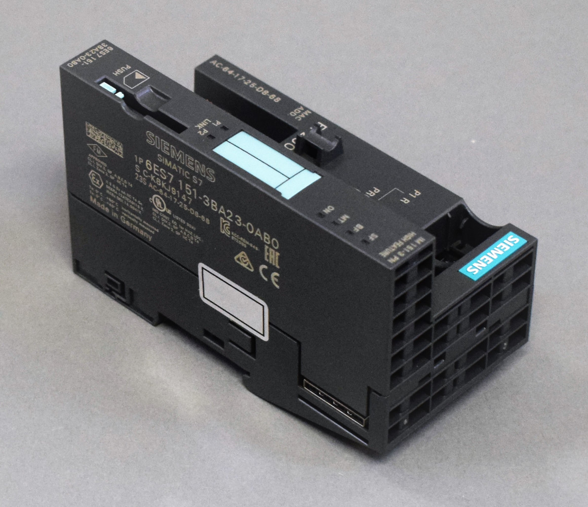 6ES7151-3BA23-0AB0 Obnovljen