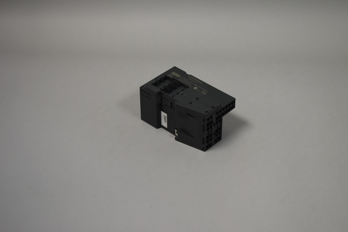 6ES7151-3BA23-0AB0 korišteno