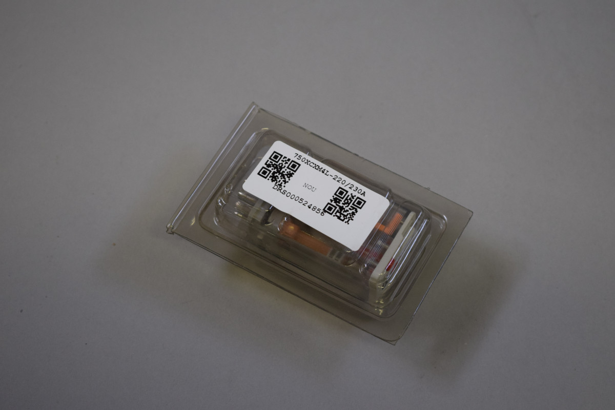 750XCXM4L-220/230A New in sealed package