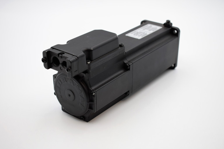 MKD041B-144-KP0-KS R911295886 New without box