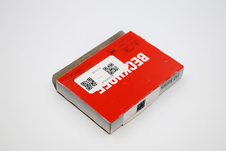 EL1004 New in an open package