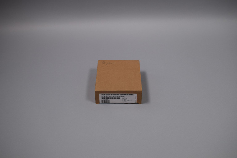 6ES7332-5HD01-0AB0 New in an open package