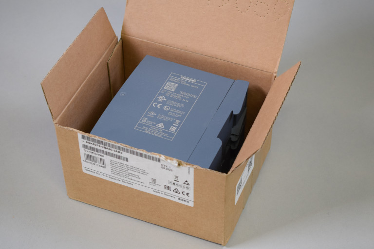 6GK5216-0BA00-2AB2 New in an open package