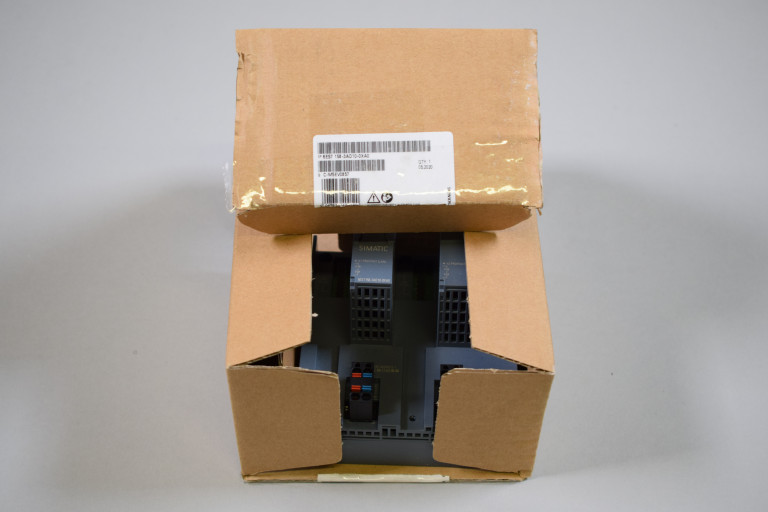 6ES7158-3AD10-0XA0 New in an open package