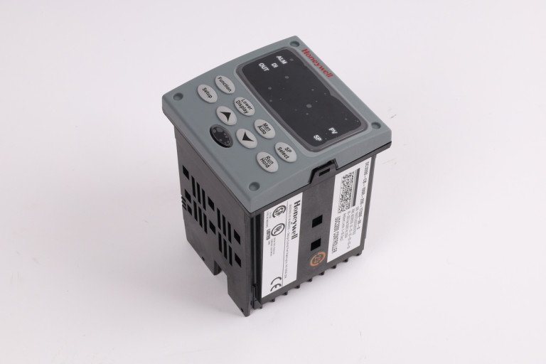 DC3200-CB-100R-200-1T000-00-0 New without box