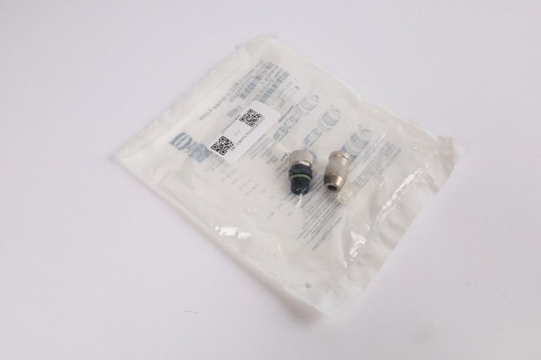 21031112405 New in sealed package