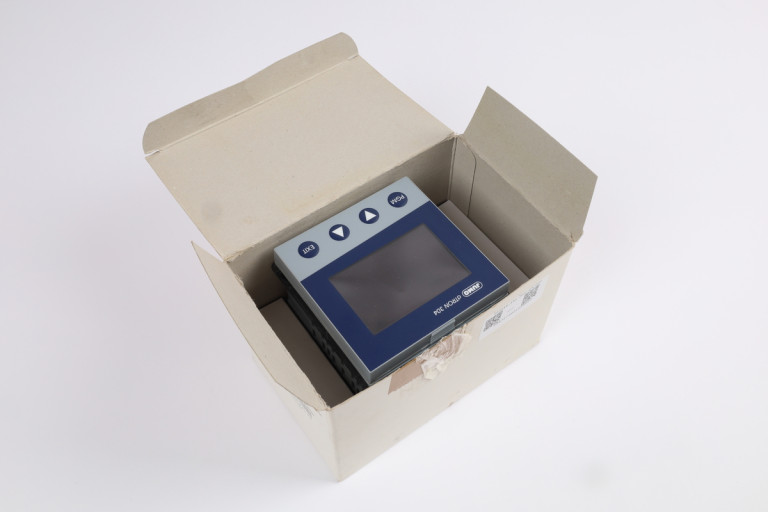 703044-181-300-23/000 New in an open package