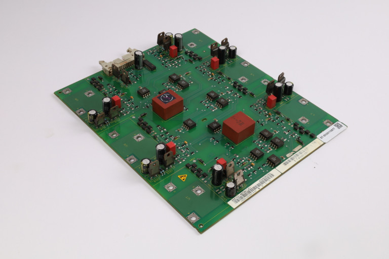 6SE7031-8EF84-1JC1 Oppusset