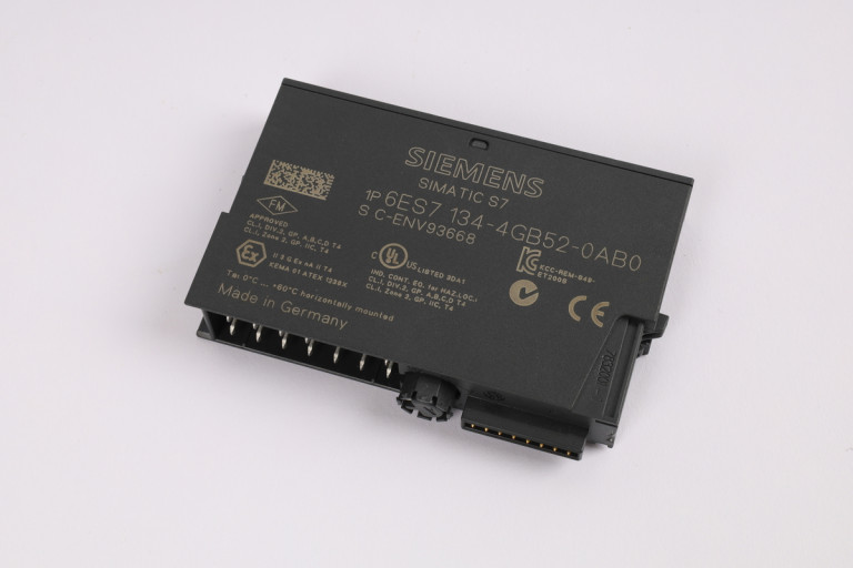 6ES7134-4GB52-0AB0 Obnovljen