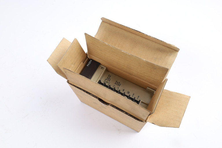 C200HW-PA204 New in an open package