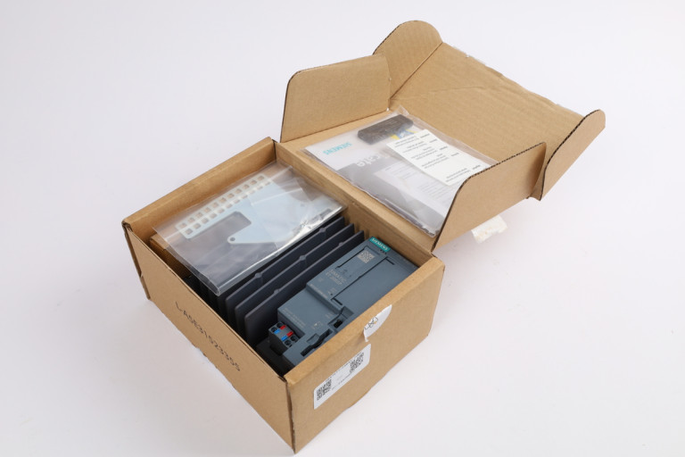 6ES7677-2SB42-0GM0 New in an open package