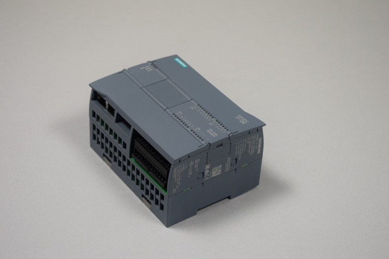 6ES7215-1HG40-0XB0 Nei ouni Këscht