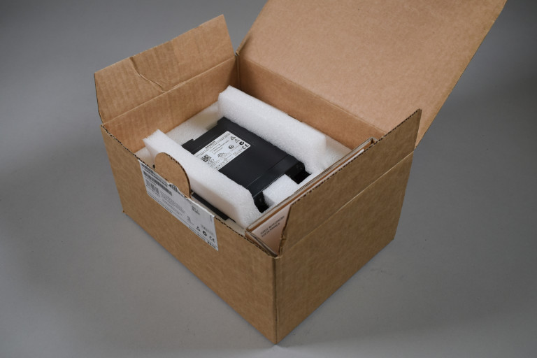 6GK5108-0BA00-2AA3 New in an open package