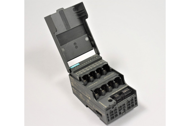 6GK5208-0BA00-2AF2 Odnowiony