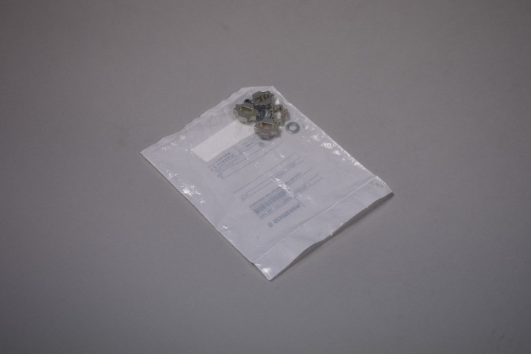 101179958 New in sealed package