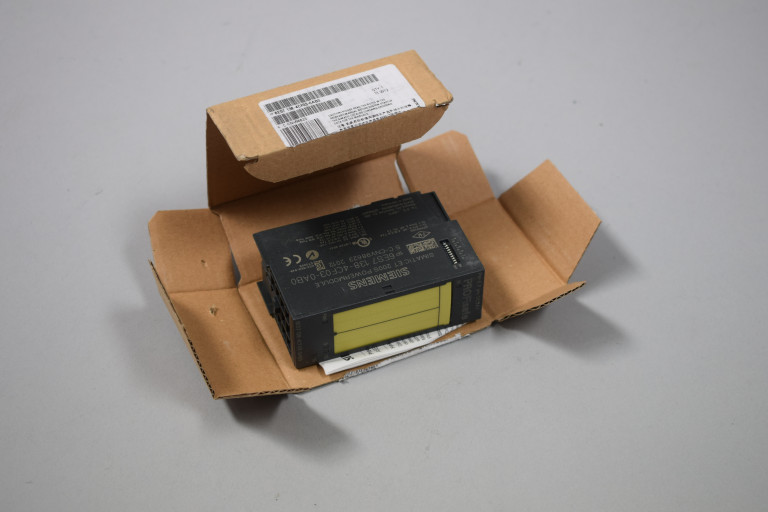 6ES7138-4CF03-0AB0 New in an open package