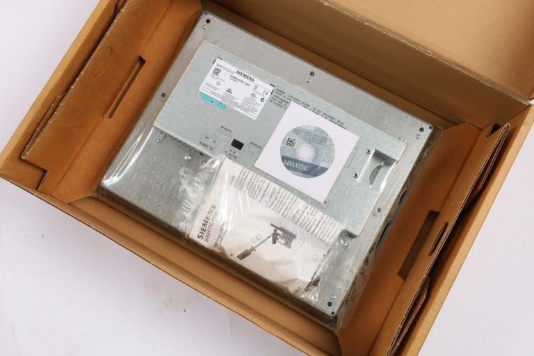 6AV6643-0CD01-1AX2 New in an open package