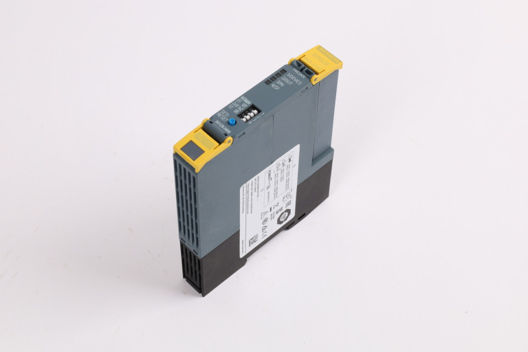 3SK1220-2AB40 New without box