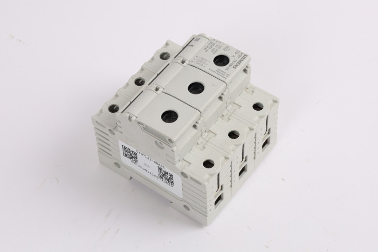5SG7133-8BA35 Nový obal uzavřen