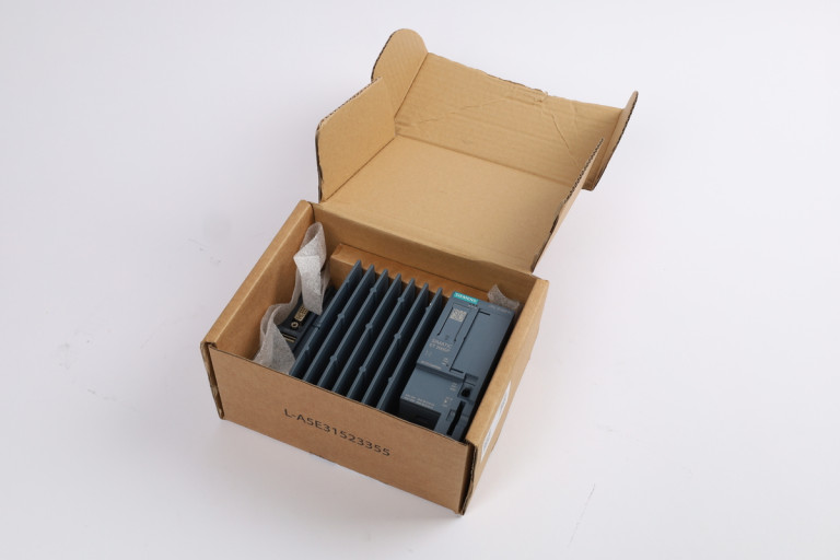 6ES7677-2AA41-0FK0 New in an open package