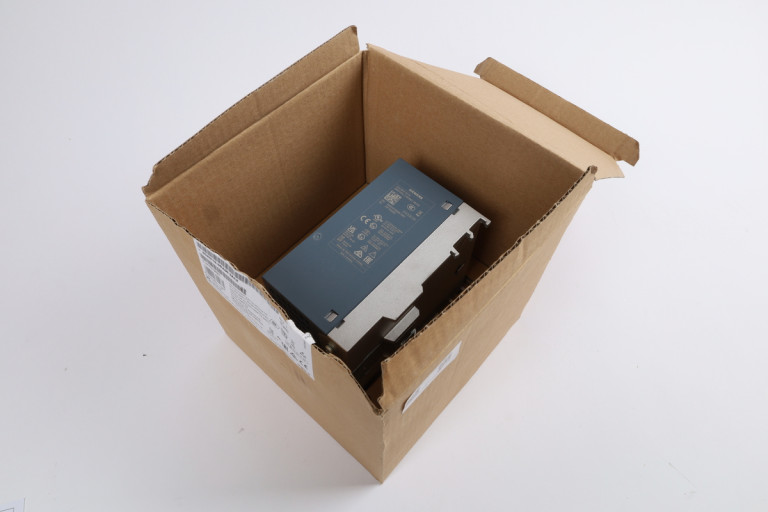 6GK5116-0BA00-2AC2 New in an open package