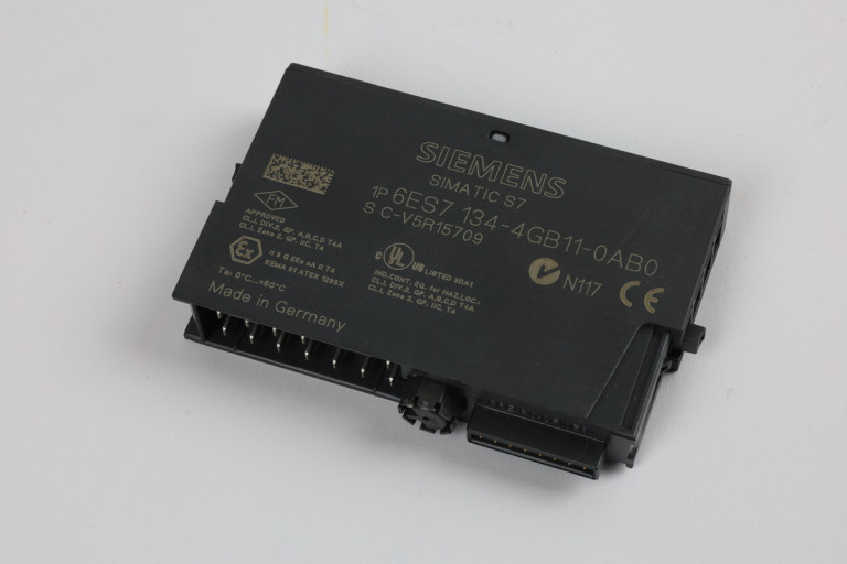 6ES7134-4GB11-0AB0 Obnovljen