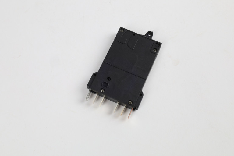 2210-S211-P1F2-H111-6A New without box