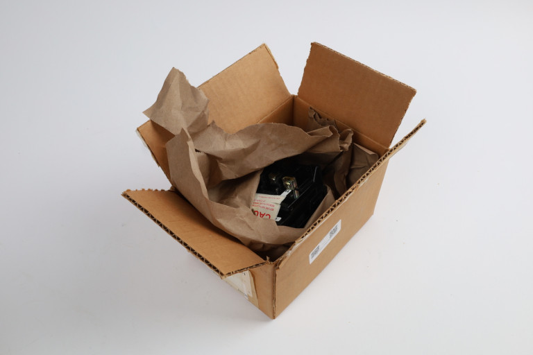7001-7140-21 New in an open package