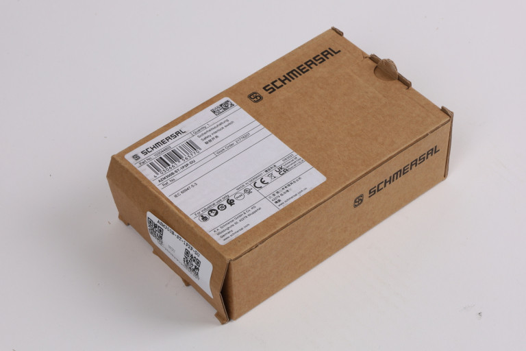 AZM300B-ST-1P2P-DU New in sealed package