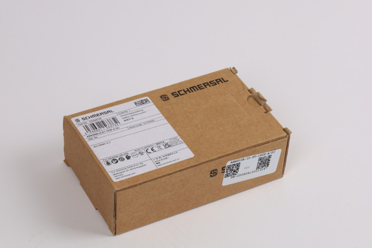 AZM300B-I2-ST-1P2P-A-DU New in sealed package