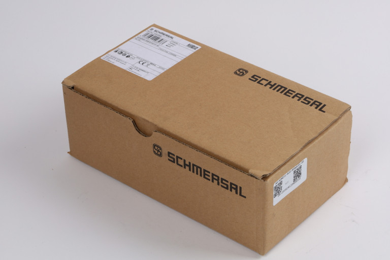 AZ/AZM201-B30-RTAG1P1-SZ New in sealed package