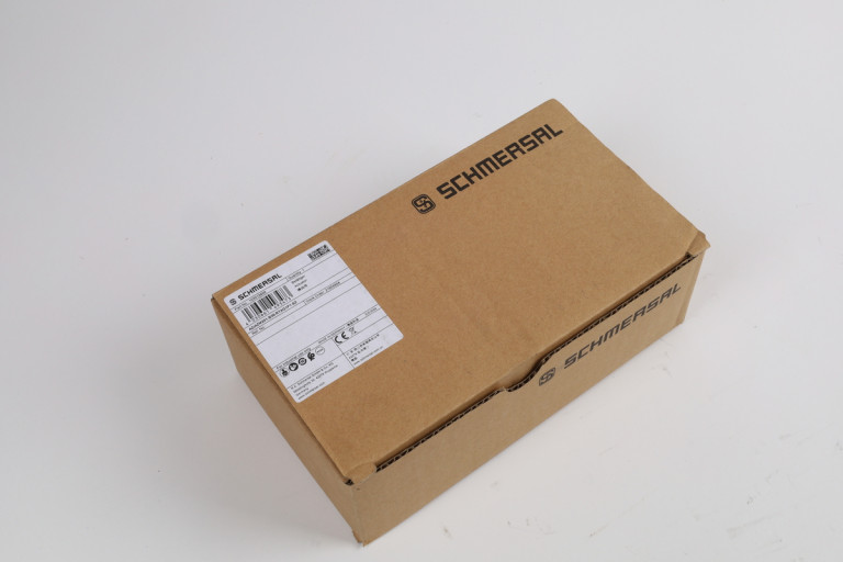 AZ/AZM201-B30-RTAG1P1-SZ New in sealed package