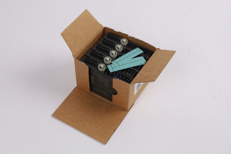 6ES7132-4FB01-0AB0 New in an open package