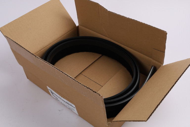 DK 7072.200 New in an open package