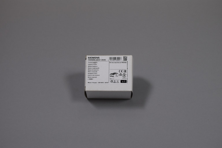 7KM9300-0AE01-0AA0 New in sealed package