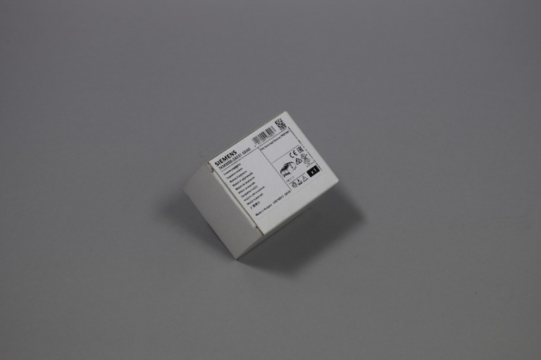 7KM9300-0AE01-0AA0 New in sealed package