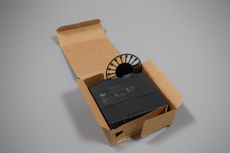 6ES7158-0AD01-0XA0 Nei an engem oppene Pak