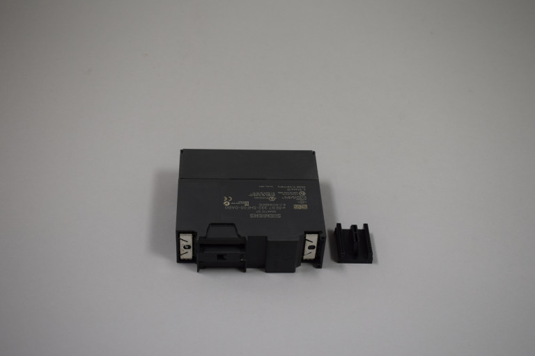 6ES7332-5HF00-0AB0 Ny uten boks