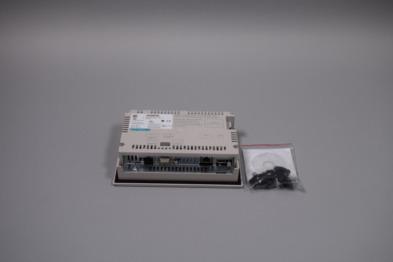 6AV6642-0BA01-1AX1 Ny uten boks