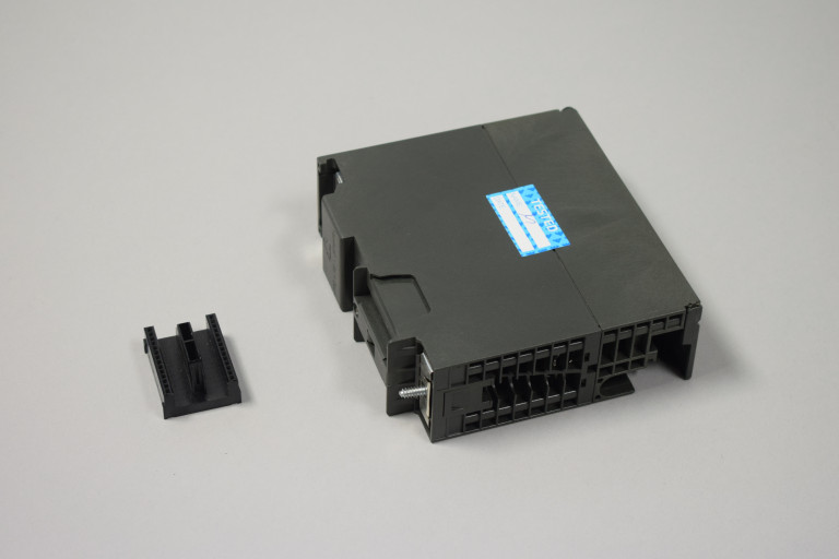 6ES7153-1AA03-0XB0 Ny uten boks