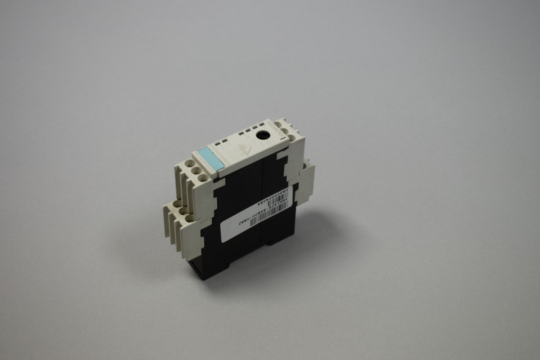 3RK1408-8KE00-0AA2 Benotzt