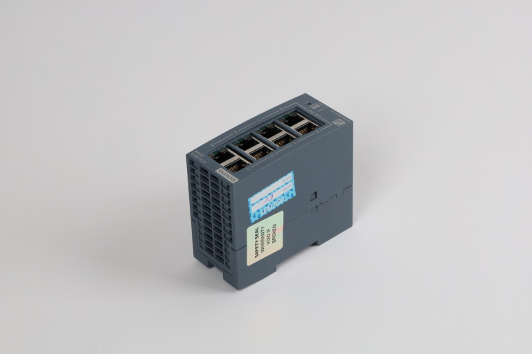 6GK5008-0BA10-1AB2 Obnovljen