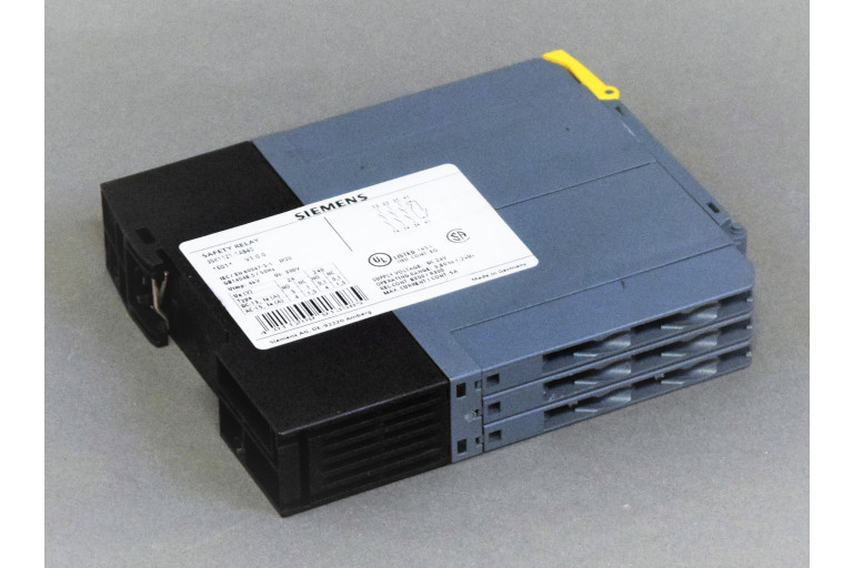 3SK1121-1AB40 Benotzt