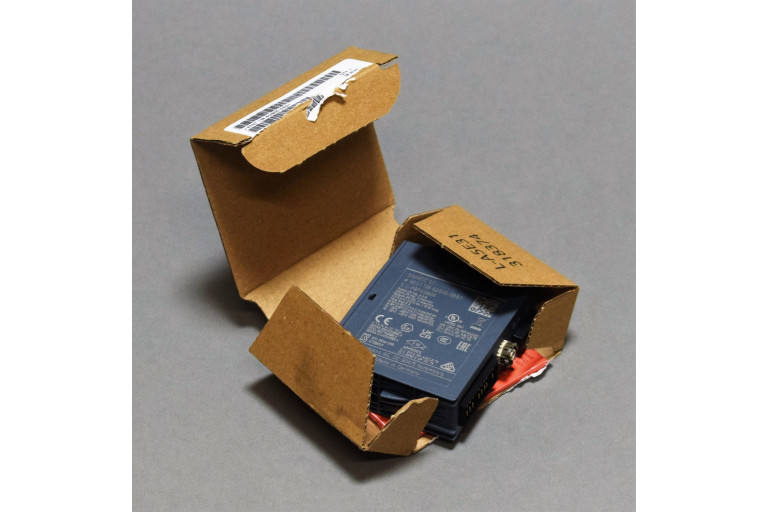 6ES7138-6DB00-0BB1 Neu in einer offenen Verpackung