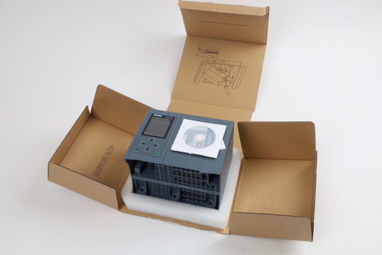 6ES7517-3TP00-0AB0 New in an open package