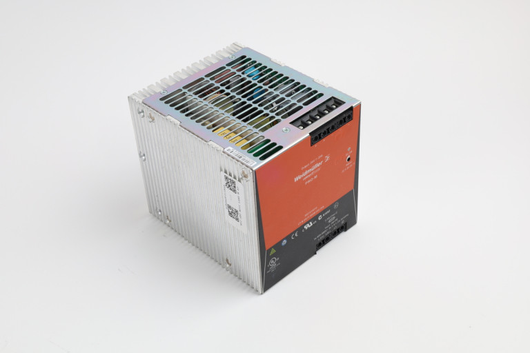 CP M SNT3 500W 24V 20A Used