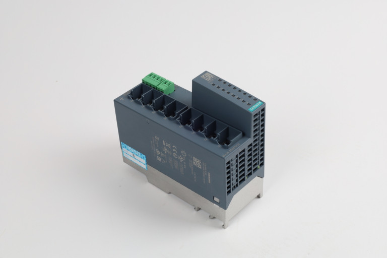 6GK5108-0BA00-2AC2 Renoveret